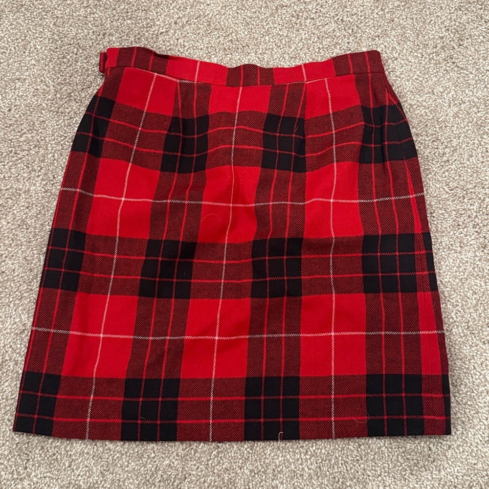 Doncaster red plaid wool skirt - Picture 2 of 3